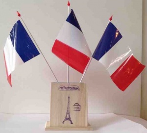 Décoration pour bureau avec 3 drapeaux français